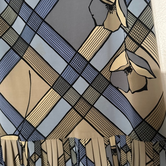 Vintage BCBG MAXAZRIA Skirt - Picture 4 of 10